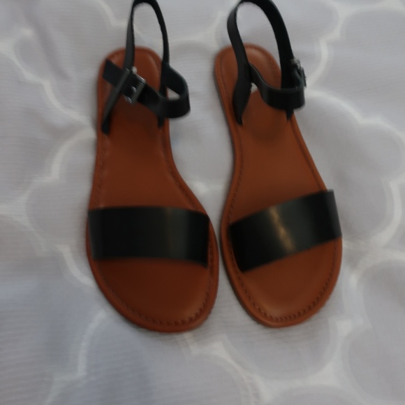 mia tia sandals